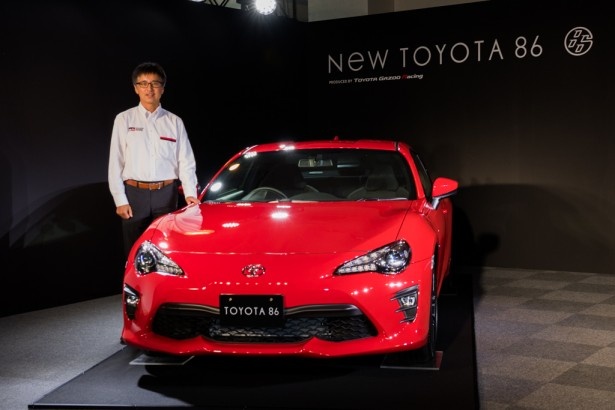 開発を担当した多田チーフエンジニアと新型86