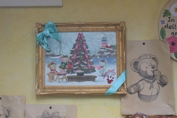 アトリエの壁に、クリスマスの絵を発見！