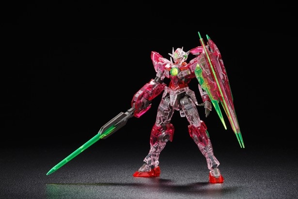 限定販売商品「RG 1/144 ダブルオークアンタ トランザムクリアVer.」(2700円)