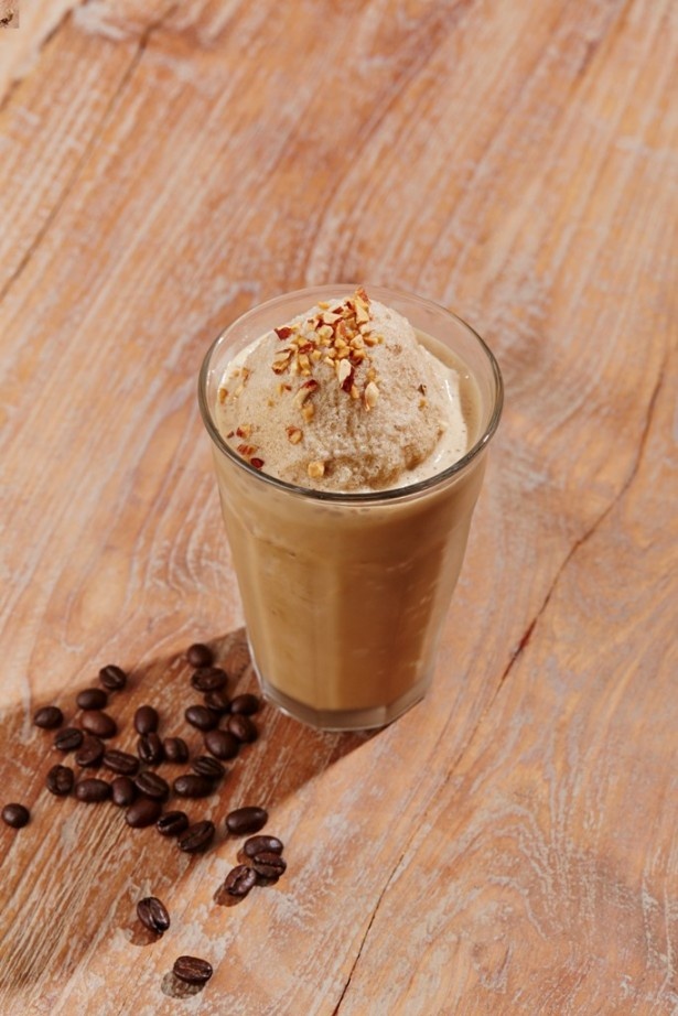 「コーヒーラテスムージー」(税抜390円)は甘さ控えめな大人の味わい