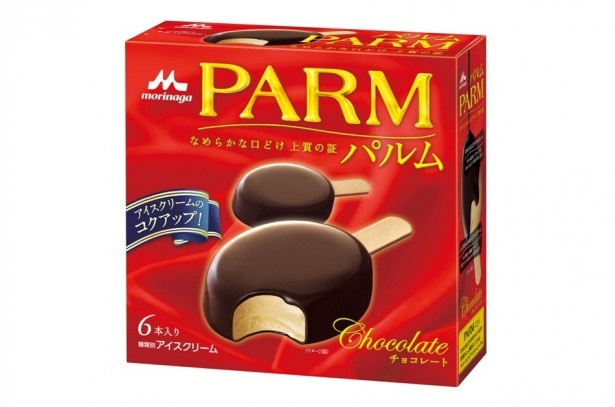 【写真を見る】滑らかなアイスを口溶けの良いチョコレートで包み込んだ「PARM(パルム) チョコレート(6本入り)」(希望小売価格・税抜420円)