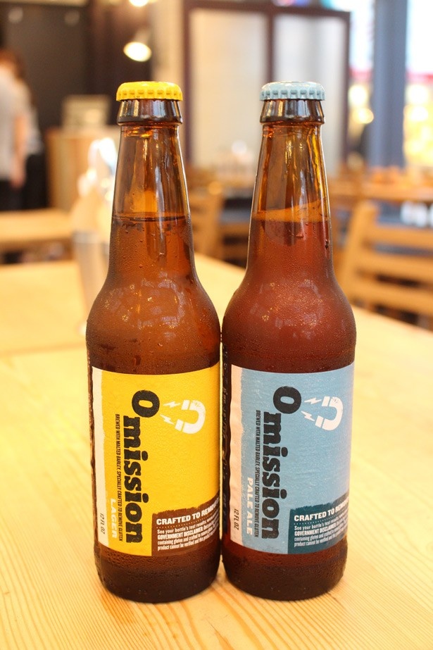 ポートランドのクラフトビール「オミッション」も販売。ラガーとペールエールの2種類を用意する
