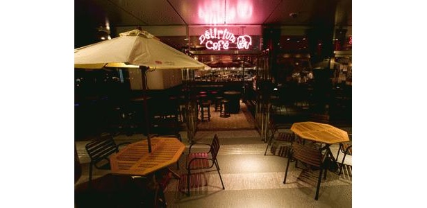夜はテラスで風を感じながらって一杯って、どう？