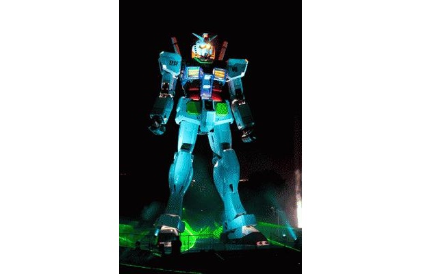 夜はライトアップ！