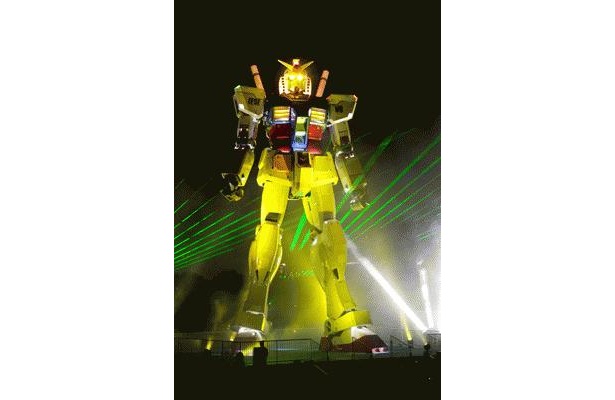 まさに大迫力の18mガンダムだ
