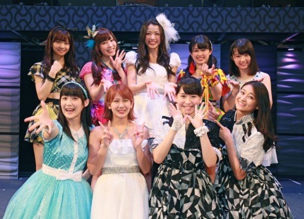ハロー!プロジェクトのコンサート「Hello! Project 2016 SUMMER ~Sunshine Parade~/~Rainbow Carnival~」がスタート。アンジュルムの新メンバー・笠原桃奈(下段右から2番目)がお披露目された