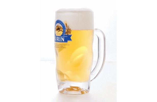 生ビールは、期間限定価格で350円！　3杯飲んでも1050円という衝撃価格だ