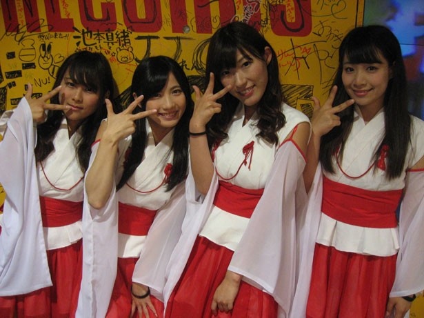 「KRD8」の左からのぞみー・らぶたん・もえきゅん・りいちゅ