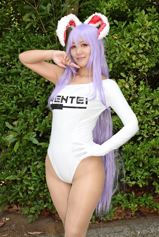 「東方レースクイーン」のうどんげに扮する白鷺洲あやさん