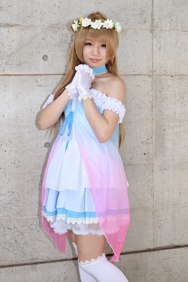 「ラブライブ！」の南ことりに扮する、あわよくばさん