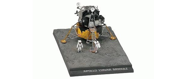 月面着陸を再現「月着陸船」