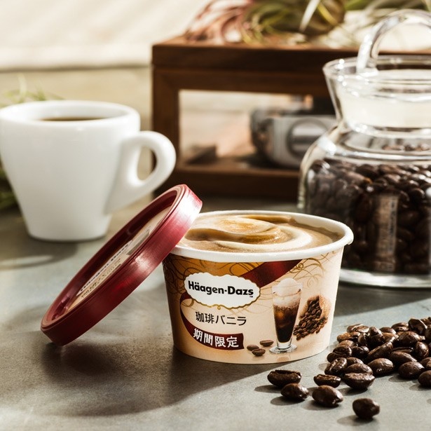 コーヒーの本格的なおいしさを追求した、ハーゲンダッツ ミニカップ「珈琲バニラ」(希望小売価格294円)。今年も期間限定で復活！