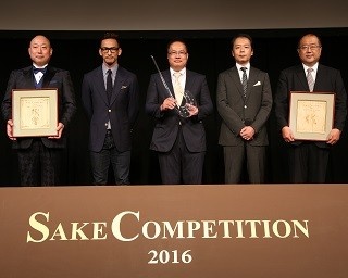 中田英寿が日本酒の未来に願い「ブームで終わらないように」