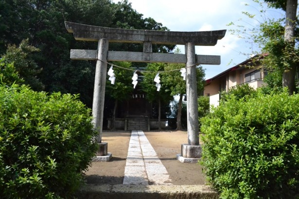 いろは坂の途中にある｢金毘羅宮｣。鎌倉時代、｢金毘羅宮｣を中心にしたこの周辺には「関戸城」とも呼ばれた砦の天守台があったとされる