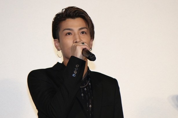「TAKAHIROさん壁ドンがよかった」と作品の見どころを語る岩田剛典