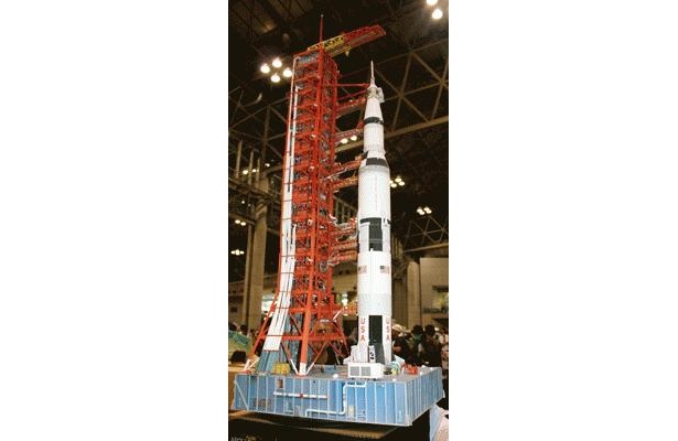 こちらはロケット