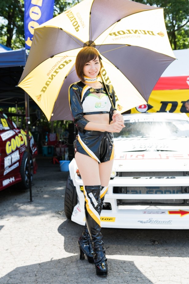 ダンロップのレースクイーン
