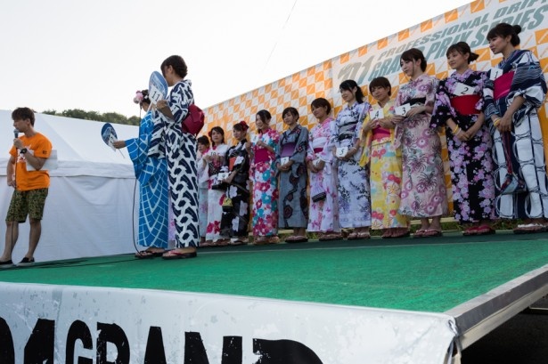 D1夏祭りでは、レースクイーンによる浴衣コンテストが行われた。