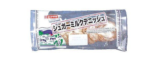 「シュガーミルクデニッシュ」。表面に粉砂糖をまぶした甘めの生地は、しっとり柔らかな食感