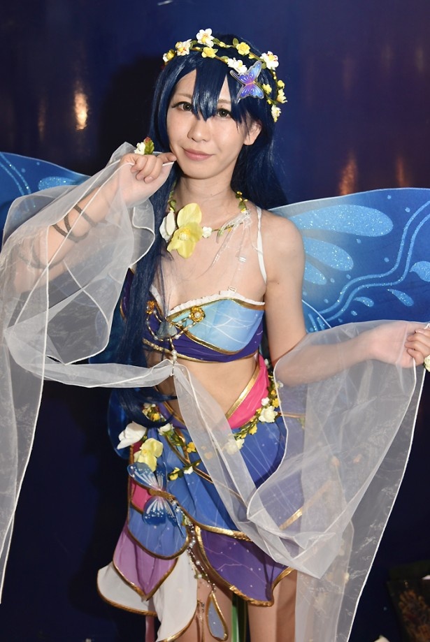 「ラブライブ！」の園田海未に扮するミントさん