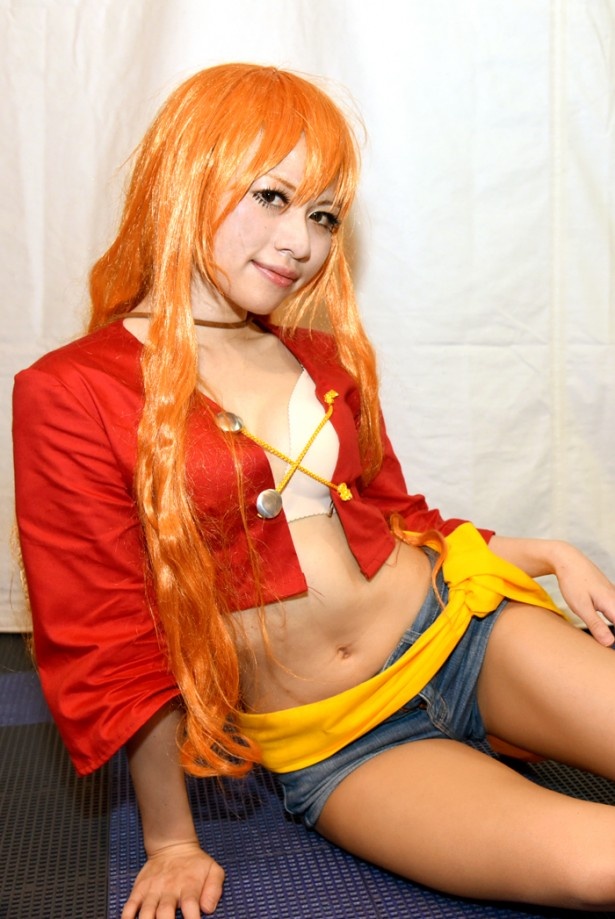 「ONE PIECE」のナミに扮する雛祭みるくさん