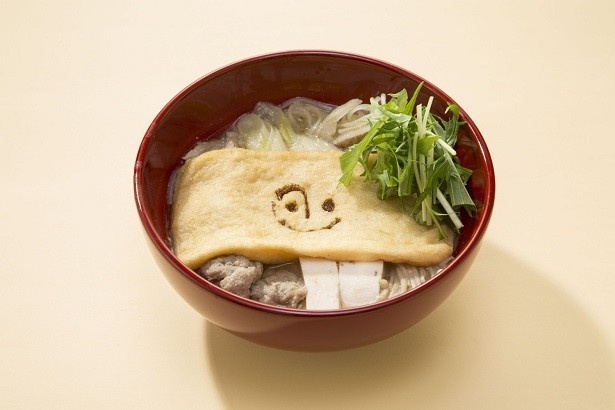 ちゃんこの基本である鶏肉と魚のつみれ入りで、9種の具盛りだくさん「ちゃんこ味噌汁」(850円)