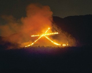 夏に京都観光へ行くなら見るべき！幻想的な五山の送り火