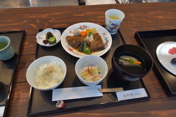 USEUM ARITAの期間限定レストランで楽しめる昼御膳(和食)は2500円
