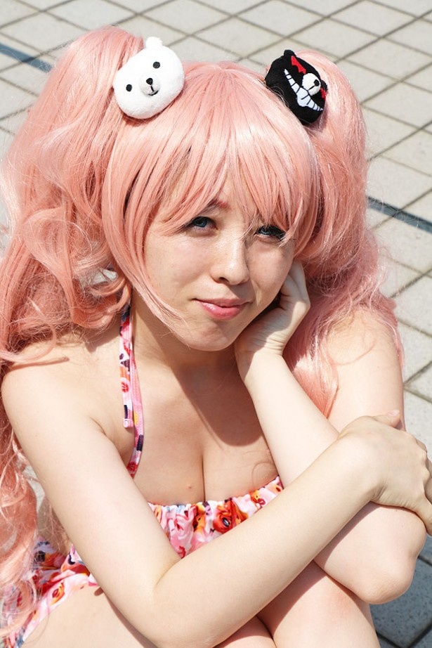 「ダンガンロンパ 希望の学園と絶望の高校生」の江ノ島盾子に扮する さきさん