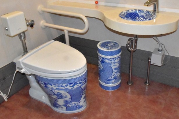 九州陶磁文化館ではトイレも有田焼仕様に