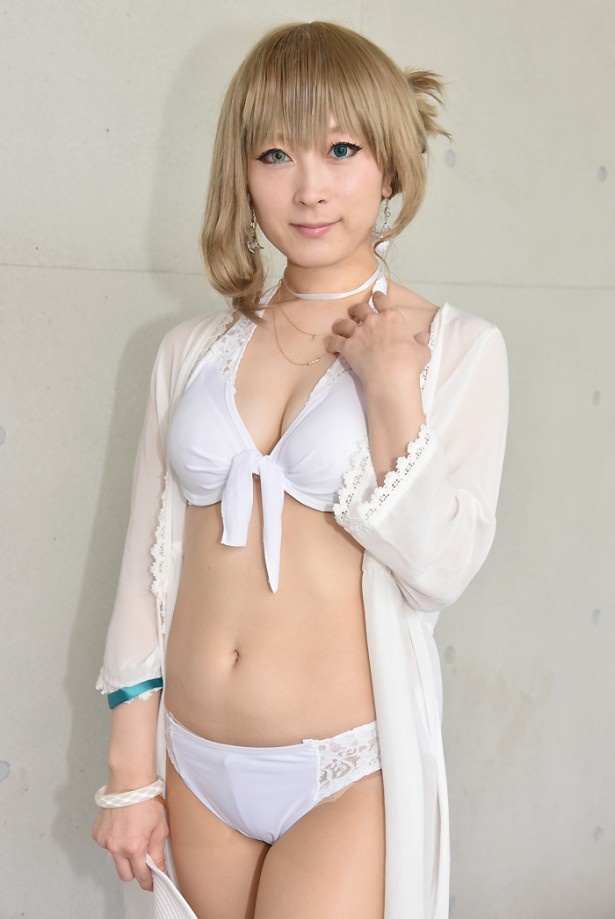 「アイドルマスター シンデレラガールズ」の高垣楓に扮する外山翠さん