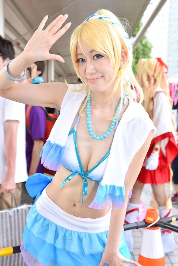「ラブライブ！」の絢瀬絵里に扮するeveさん