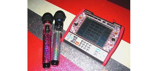 気分がアガる!?キラッキラのマイクやデンモクはコレ！