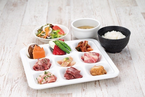 「日替わり9種　焼肉食べ比べランチ」(1680円)