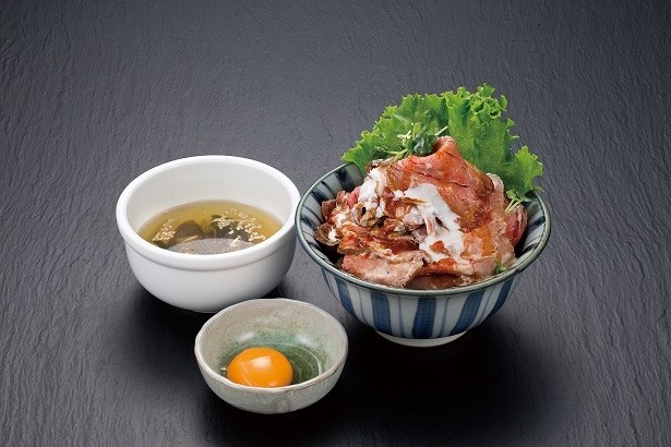 「絶品！自家製ローストビーフ丼」(1080円～1680円/写真は並1080円)