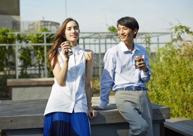 【写真を見る】抽選でスターバックスのドリンクチケット「Starbucks eGift」などがもらえる