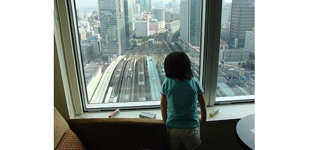 東京駅を見下ろす、部屋からの絶景画像(ホテルメトロポリタン丸の内)