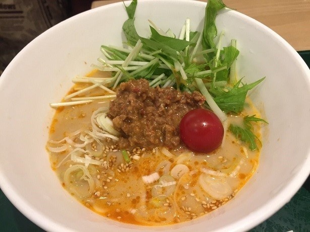 9位に入った「T’sたんたん」は、肉・魚介類・乳製品・卵を一切使わず、コクと旨みのある担々麺を提供する