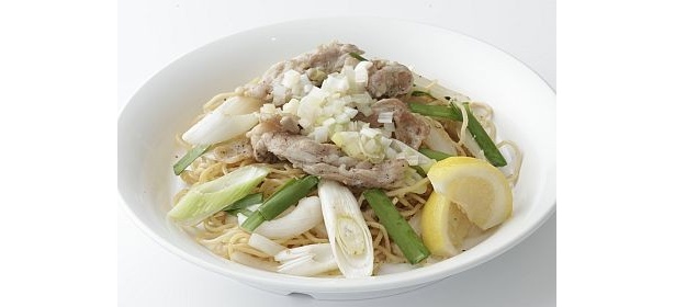 「BLUE WINDY TERRACE」の潮騒は、肉と野菜たっぷりでボリューム満点