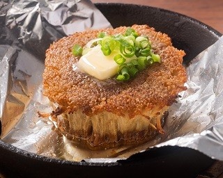 塩バター味とやみつき食感が魅力の「エノキのステーキ」