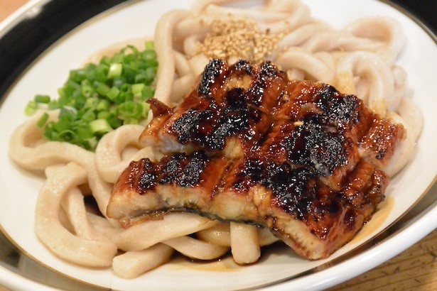 堀製麺(三重県製麺協同組合)の「うなぎ伊勢うどん」(700円)