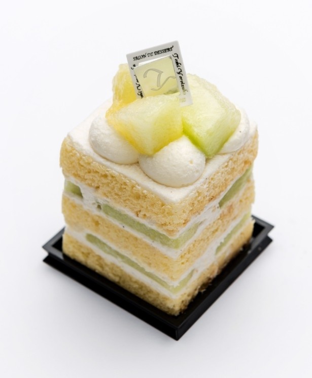 鉾田市のアールスメロンとふわふわ食感のスポンジを組み合わせた「茨城メロンショート」(550円)