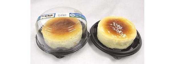 北海道産のクリームチーズを使用した濃厚な味わい「チーズスフレ」（270円・沖縄以外の店舗で販売）