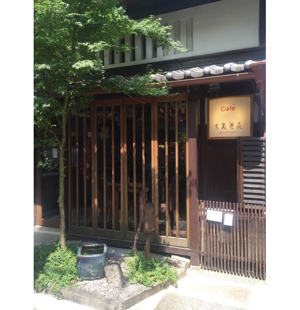 路地奥にある隠れ家カフェ/cafe 火裏蓮花