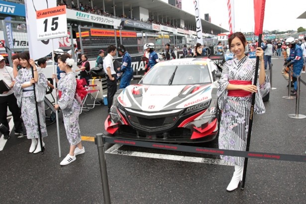ポールポジションを獲得したドラゴ モデューロ NSX CONCEPT-GT