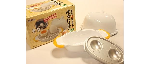 「レンジでチン！ゆで卵2個用」（￥1501）。受け容器に水を入れ、Mサイズ1〜2個なら500Wで約11分“チン”。4個用もある（￥2280）