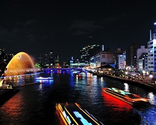 周遊パスで無料に！大阪城を水上から望む夜景クルーズ