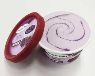 優しい甘さに癒される！ハーゲンダッツ「紫いも」を実食