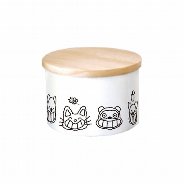 ノンタンと仲間たちのほのぼのとしたイラストが描かれた「キャニスターS」(税抜1650円)