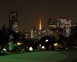 入場無料！夜景と映画を楽しむ野外シアター誕生